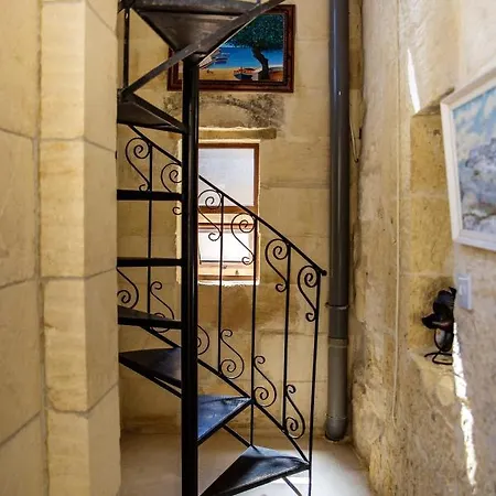 Villa Elegant In Ta' + Pool